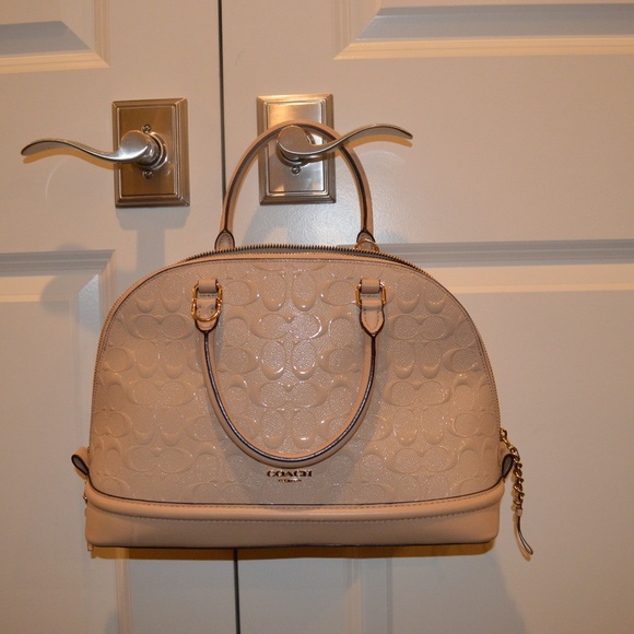 Coach - Picture 2 of 6